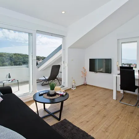 Apartament Juric 1 *