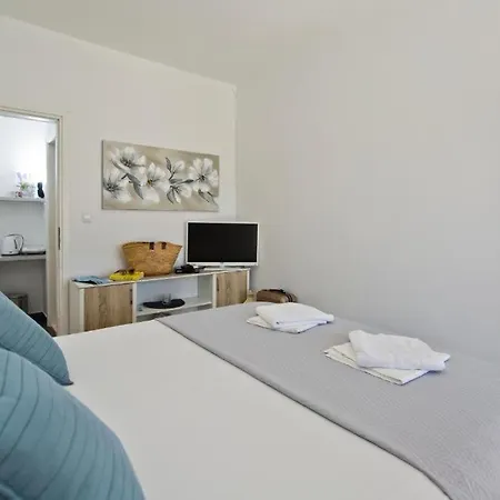 Апартаменти Juric 1 *