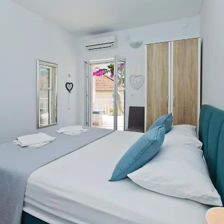 Juric 1 Апартаменти *