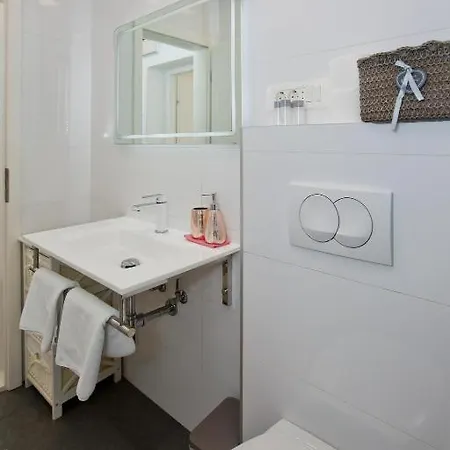 Apartment Juric 1 *