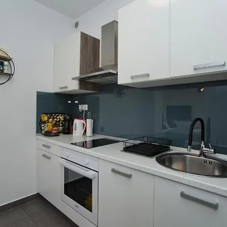 Апартаменти Juric 1 *